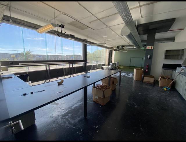 860M² OFFICE TO LET IN PAARDEN EILAND